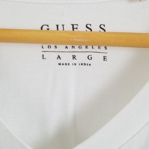 Guess tshirt - Picture 2 of 2